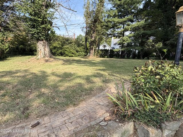 4101 Brownsboro Rd, Louisville, KY 40207