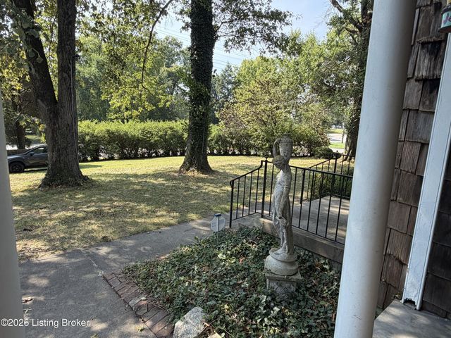 4101 Brownsboro Rd, Louisville, KY 40207