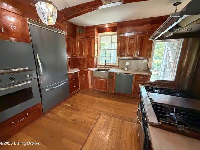 4101 Brownsboro Rd, Louisville, KY 40207