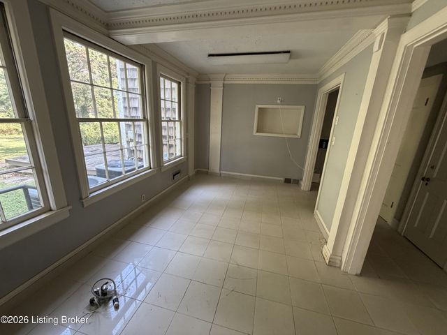 4101 Brownsboro Rd, Louisville, KY 40207