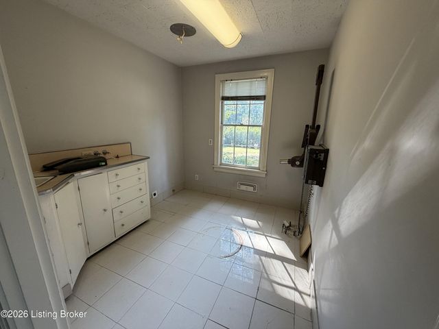 4101 Brownsboro Rd, Louisville, KY 40207