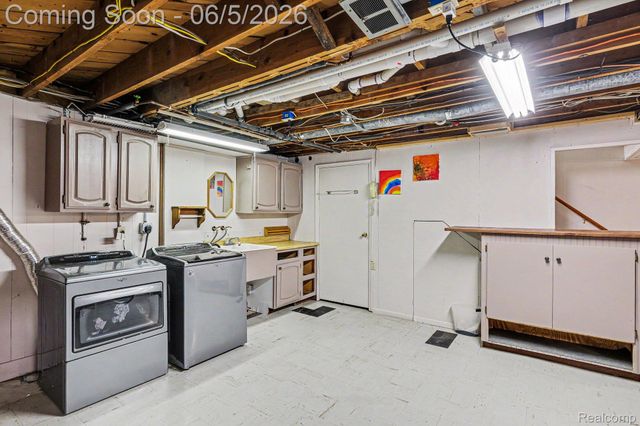 1198 W Rowland Street, Mundy Township, MI 48507