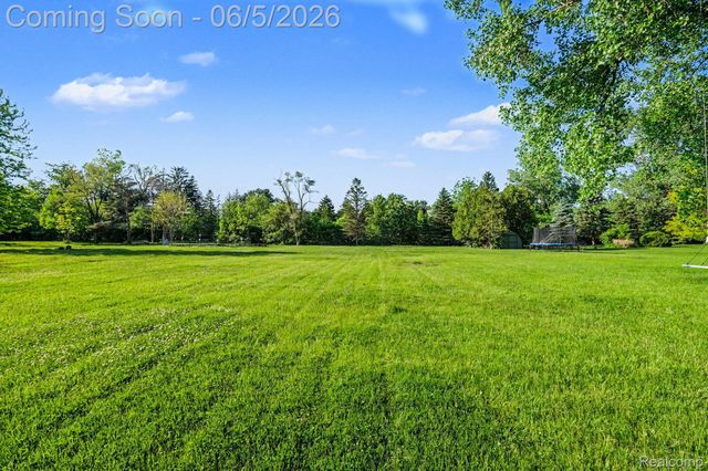 1198 W Rowland Street, Mundy Township, MI 48507