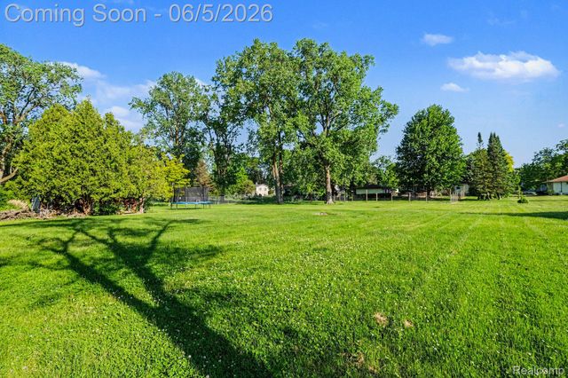 1198 W Rowland Street, Mundy Township, MI 48507