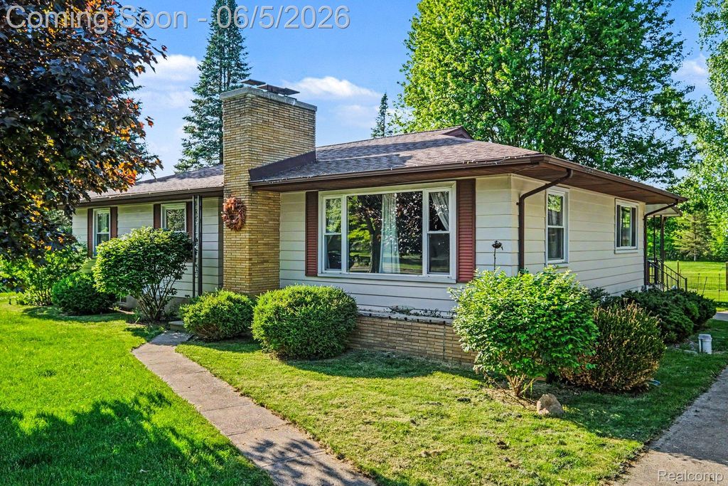 1198 W Rowland Street, Mundy Township, MI 48507