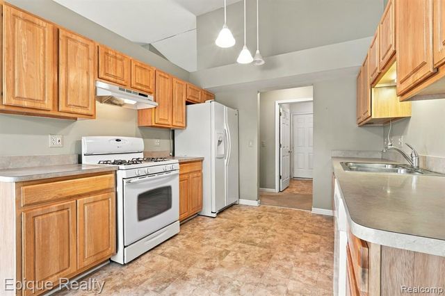 28181 Cottonwood Court 31, Chesterfield, MI 48047