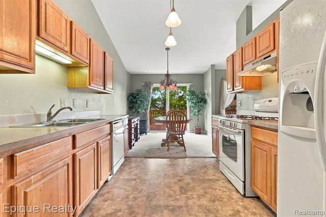 28181 Cottonwood Court 31, Chesterfield, MI 48047