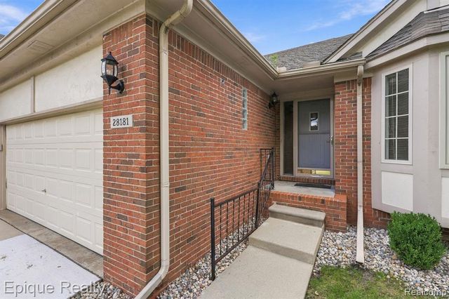 28181 Cottonwood Court 31, Chesterfield, MI 48047