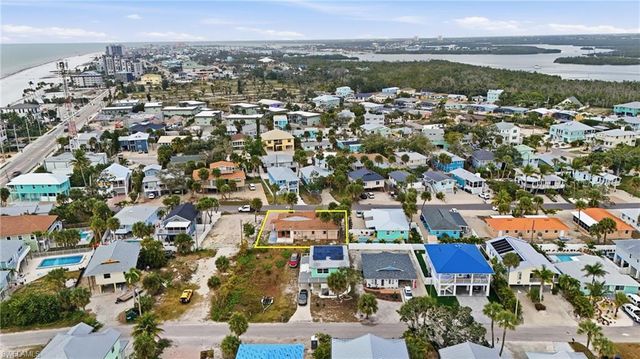 136 Madison CT, Fort Myers Beach, FL 33931