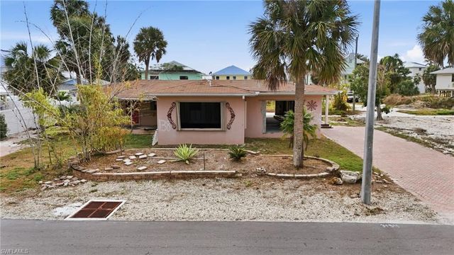 136 Madison CT, Fort Myers Beach, FL 33931