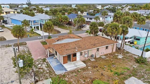 136 Madison CT, Fort Myers Beach, FL 33931