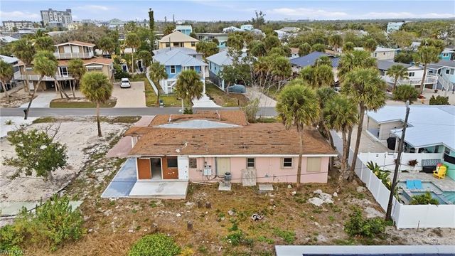 136 Madison CT, Fort Myers Beach, FL 33931