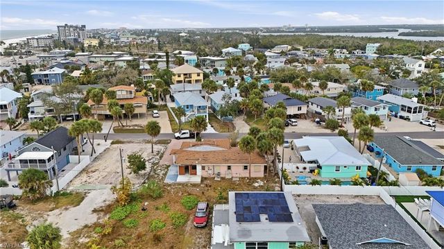 136 Madison CT, Fort Myers Beach, FL 33931