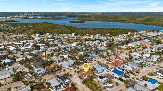 136 Madison CT, Fort Myers Beach, FL 33931