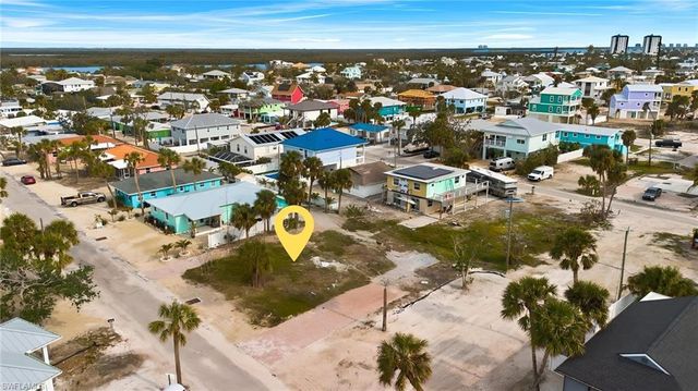 136 Madison CT, Fort Myers Beach, FL 33931