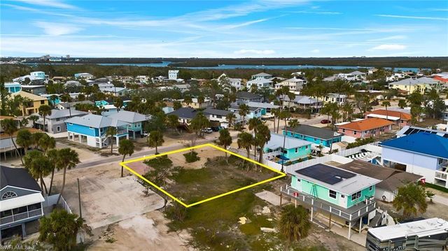 136 Madison CT, Fort Myers Beach, FL 33931