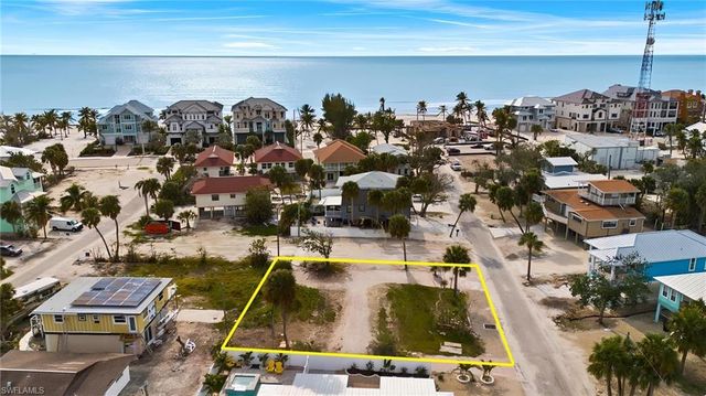 136 Madison CT, Fort Myers Beach, FL 33931