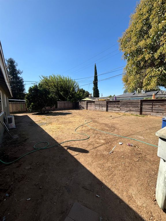 Image 15 of property listing at 4431 N Augusta Street, Fresno, CA 93726