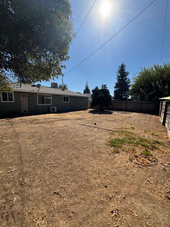Image 16 of property listing at 4431 N Augusta Street, Fresno, CA 93726