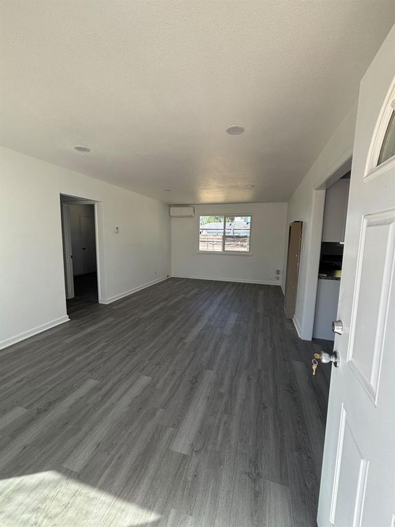 Image 4 of property listing at 4431 N Augusta Street, Fresno, CA 93726