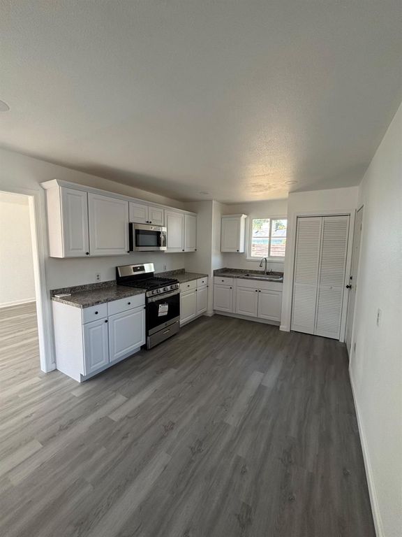 Image 6 of property listing at 4431 N Augusta Street, Fresno, CA 93726