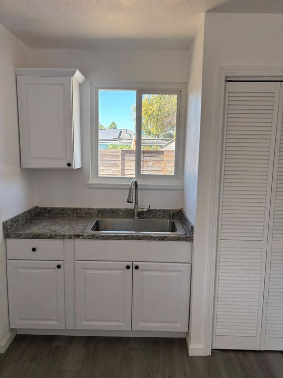 Image 9 of property listing at 4431 N Augusta Street, Fresno, CA 93726