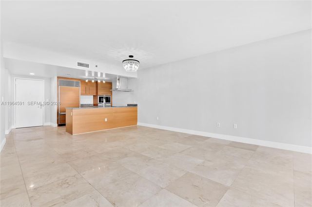 465 Brickell Ave 917, Miami, FL 33131