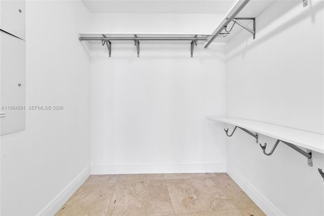 465 Brickell Ave 917, Miami, FL 33131