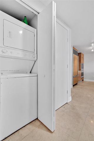 465 Brickell Ave 917, Miami, FL 33131