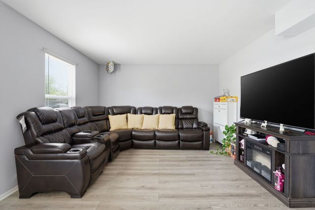 1745 N Frolic Avenue, Waukegan, IL 60085