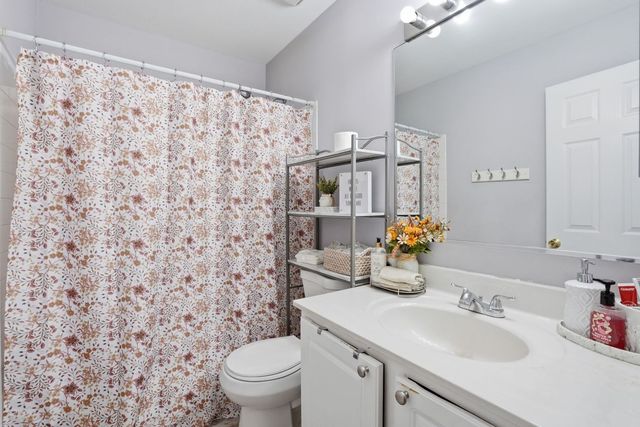 1745 N Frolic Avenue, Waukegan, IL 60085