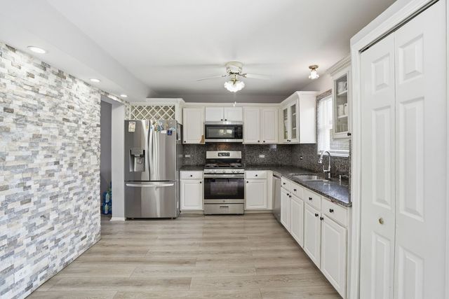 1745 N Frolic Avenue, Waukegan, IL 60085