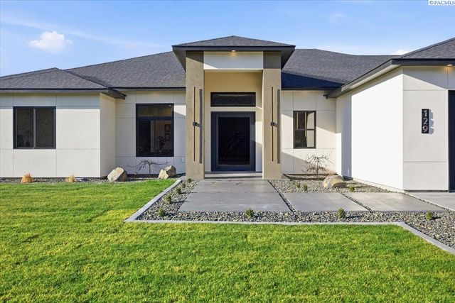 129 Riviera, Pasco, WA 99301
