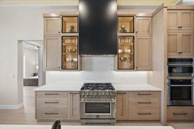 129 Riviera, Pasco, WA 99301