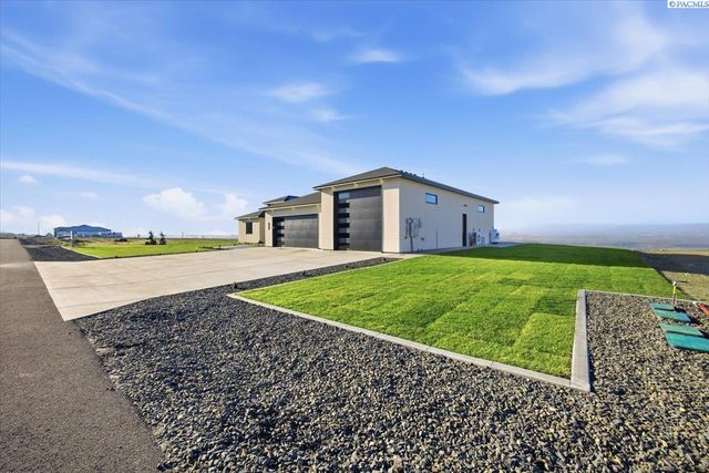 129 Riviera, Pasco, WA 99301