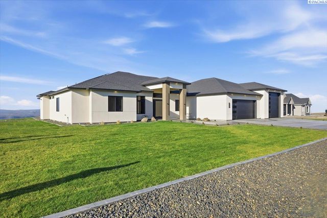 129 Riviera, Pasco, WA 99301