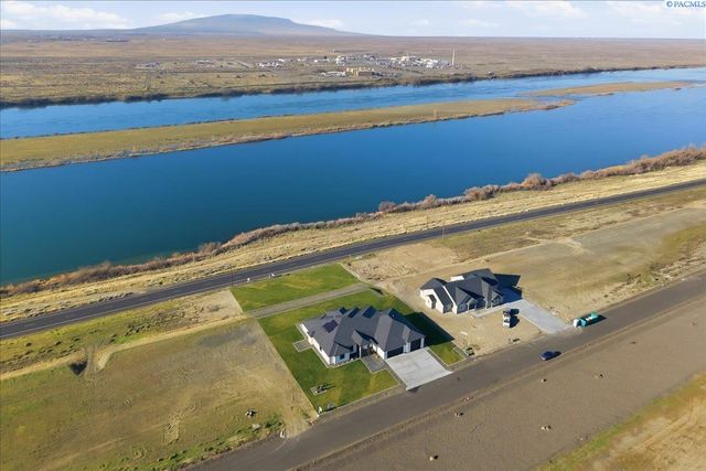 129 Riviera, Pasco, WA 99301