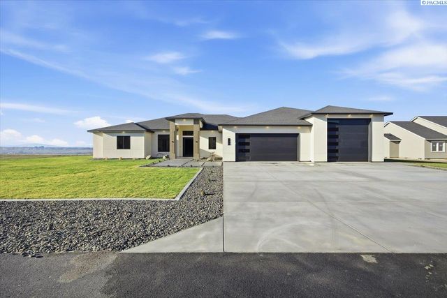 129 Riviera, Pasco, WA 99301