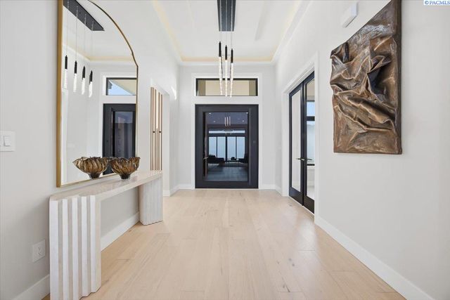 129 Riviera, Pasco, WA 99301