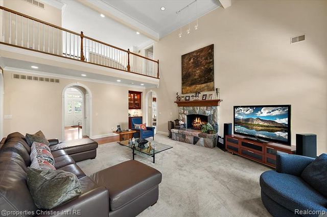 937 Mitchell Court, Bloomfield Hills, MI 48304