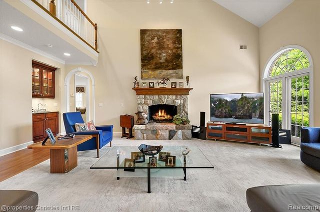 937 Mitchell Court, Bloomfield Hills, MI 48304