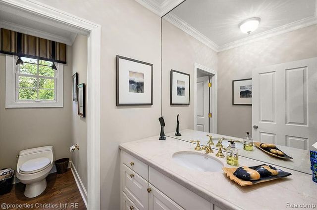 937 Mitchell Court, Bloomfield Hills, MI 48304