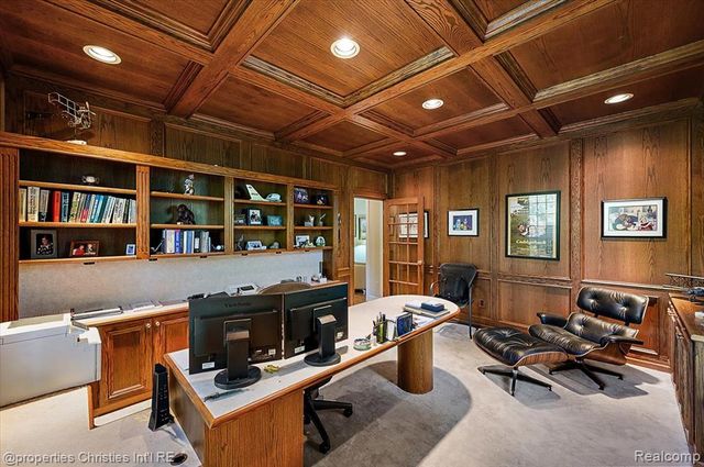 937 Mitchell Court, Bloomfield Hills, MI 48304