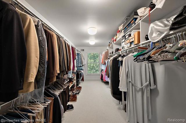 937 Mitchell Court, Bloomfield Hills, MI 48304