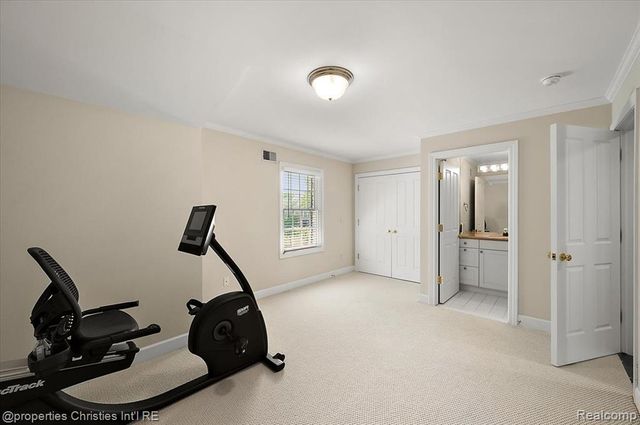 937 Mitchell Court, Bloomfield Hills, MI 48304