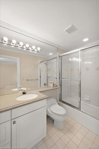 937 Mitchell Court, Bloomfield Hills, MI 48304