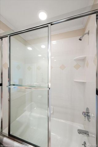 937 Mitchell Court, Bloomfield Hills, MI 48304