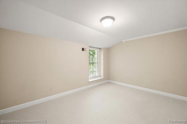 937 Mitchell Court, Bloomfield Hills, MI 48304