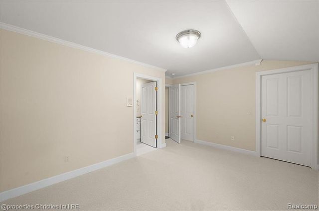 937 Mitchell Court, Bloomfield Hills, MI 48304