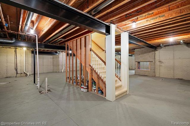 937 Mitchell Court, Bloomfield Hills, MI 48304